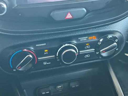 Certified 2023 Kia Soul LX w/ LX Technology Package FWD image 19