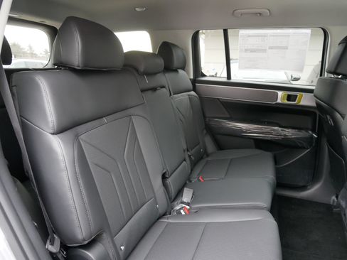 Used 2025 Hyundai Santa Fe XRT AWD/4WD image 12
