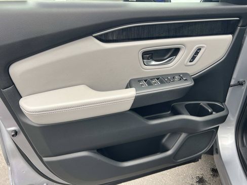 Certified 2023 Honda Pilot Elite image 6