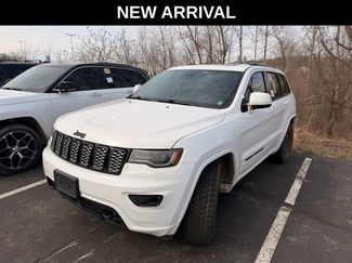 Used 2020 Jeep Grand Cherokee Altitude video 1