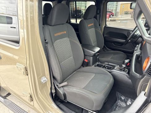 Used 2020 Jeep Gladiator Mojave w/ Cold Weather Group image 14