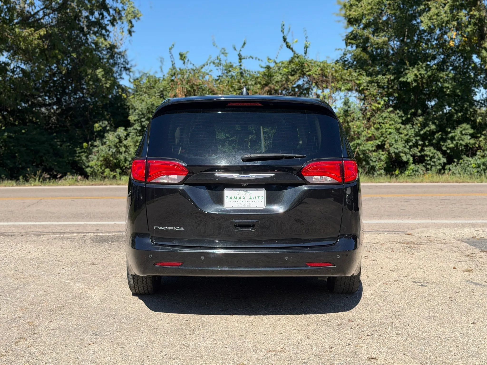Used 2018 Chrysler Pacifica LX FWD image 3