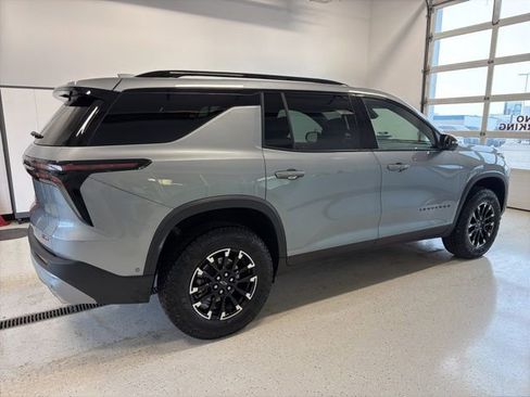 Used 2025 Chevrolet Traverse Z71 w/ Enhanced Driving Package AWD/4WD image 10