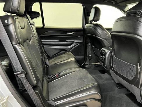 Certified 2024 Jeep Grand Cherokee L Laredo image 18