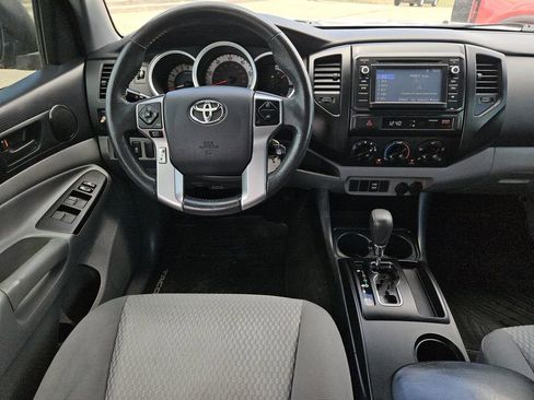 Used 2014 Toyota Tacoma PreRunner w/ Convenience Package RWD image 10