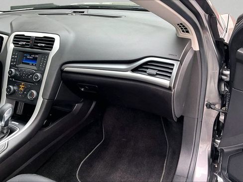 Used 2013 Ford Fusion SE image 25