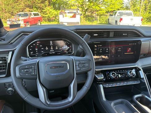 New 2025 GMC Sierra 2500 Denali Ultimate w/ Max Trailering Package AWD/4WD image 15