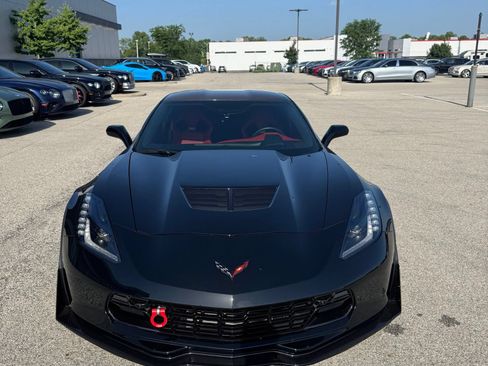 Used 2017 Chevrolet Corvette Z06 w/ Z07 Performance Package RWD image 2
