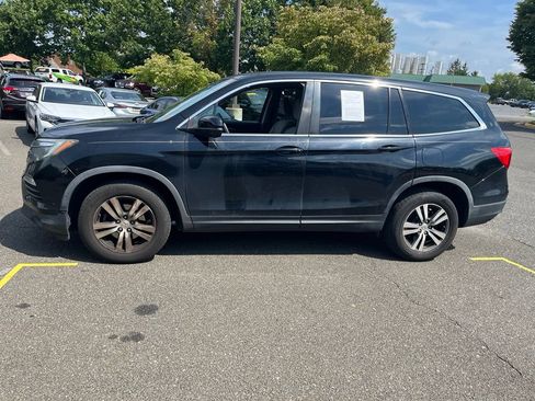 Used 2017 Honda Pilot EX image 4