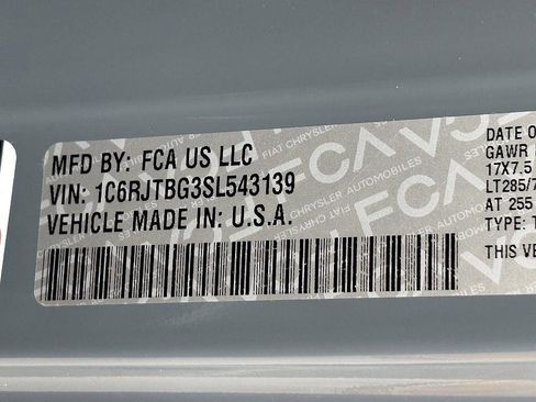 Used 2025 Jeep Gladiator Rubicon image 24