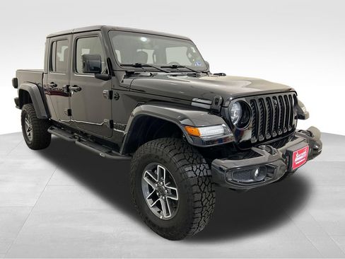 Used 2021 Jeep Gladiator Overland AWD/4WD image 9