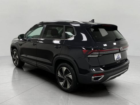 Used 2025 Volkswagen Taos SE image 7