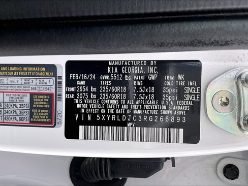 Used 2024 Kia Sorento S image 32