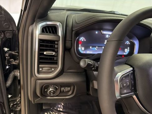 Used 2026 RAM 2500 Laramie AWD/4WD image 15