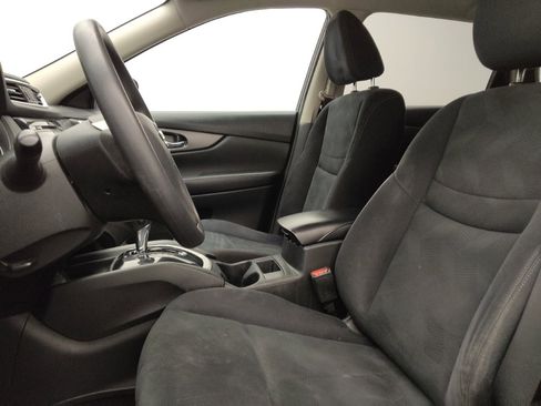 Used 2016 Nissan Rogue S w/ Appearance Package FWD image 17