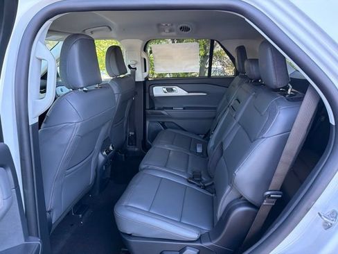 New 2026 Ford Explorer Active w/ Active Comfort Package AWD/4WD image 8
