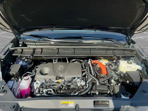 New 2026 Toyota Highlander Platinum AWD/4WD image 18