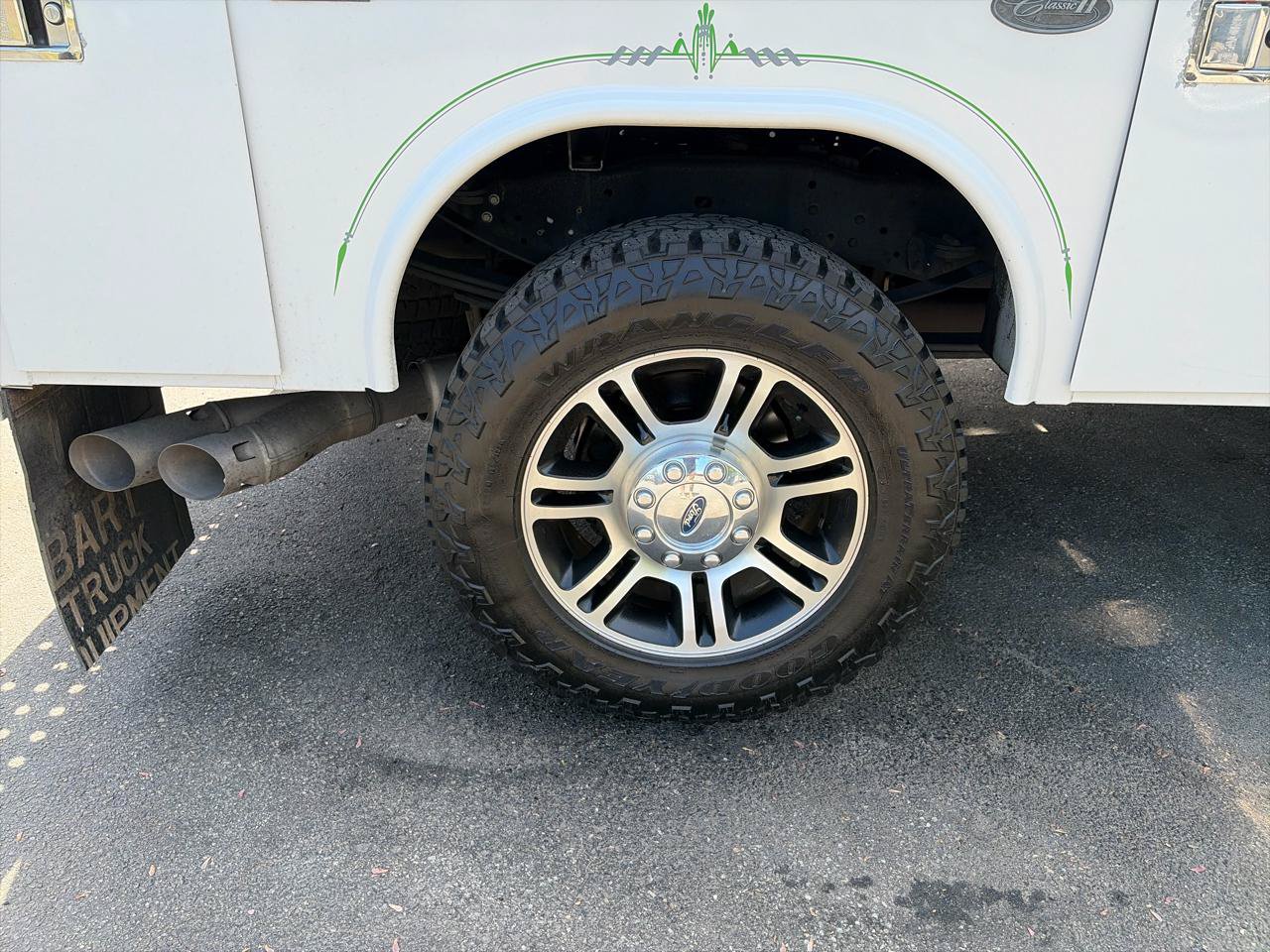 Used 2016 Ford F350 Platinum w/ Snow Plow Prep Package AWD/4WD image 22
