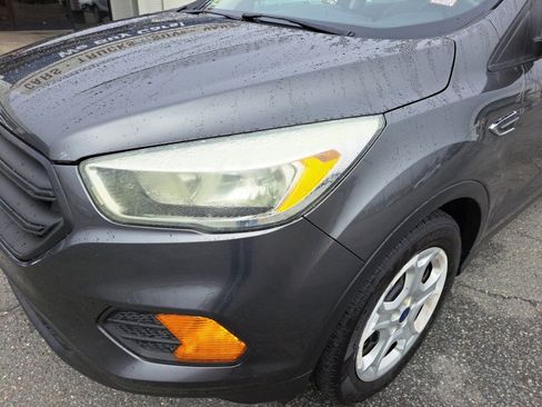 Used 2017 Ford Escape S image 27