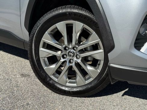 Used 2021 Toyota RAV4 Limited image 10