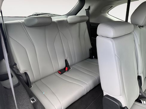 Used 2025 Acura MDX SH-AWD w/ Technology Package image 19