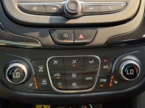Used 2023 Chevrolet Equinox RS AWD/4WD image 17