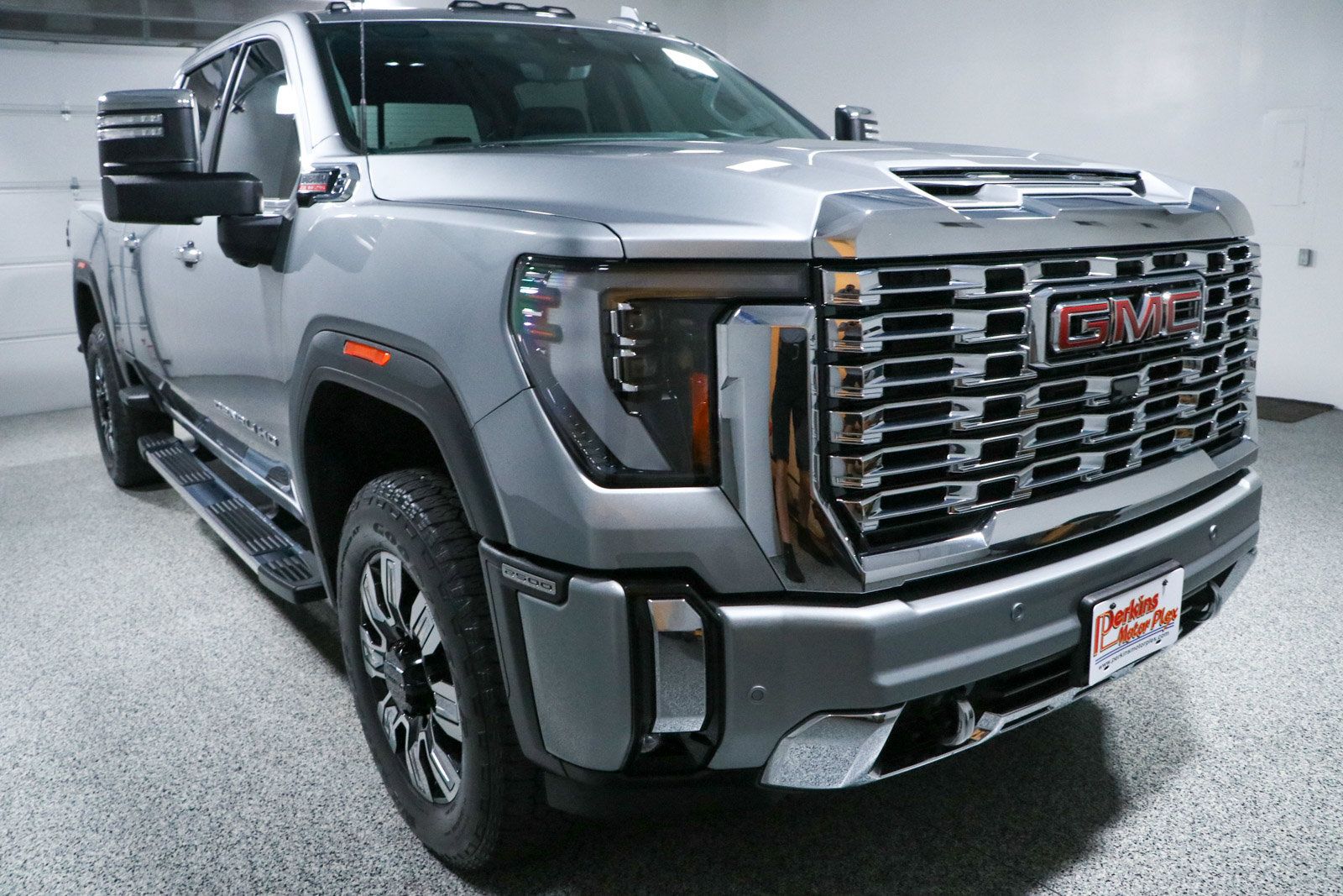 Used 2024 GMC Sierra 2500 Denali w/ Denali Reserve Package AWD/4WD image 5