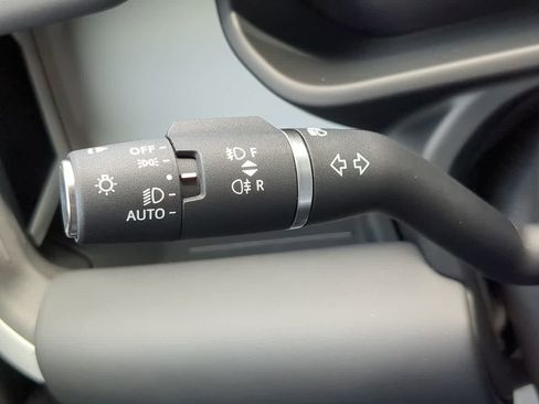 Used 2025 Land Rover Defender 110 S image 29