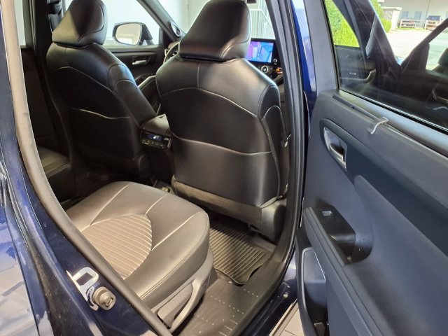 Used 2023 Toyota Highlander XSE FWD image 29