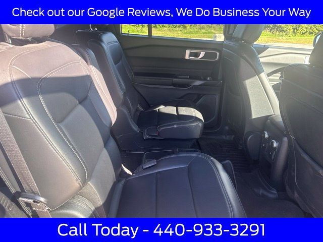 Used 2020 Ford Explorer XLT w/ Equipment Group 202A AWD/4WD image 17