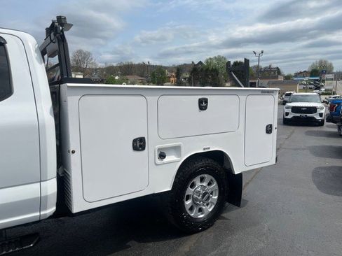 Used 2024 Ford F350 XLT AWD/4WD image 12