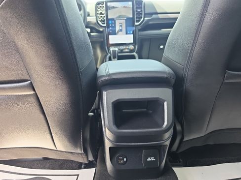 Used 2025 Ford Ranger Lariat w/ Black Appearance Package AWD/4WD image 18