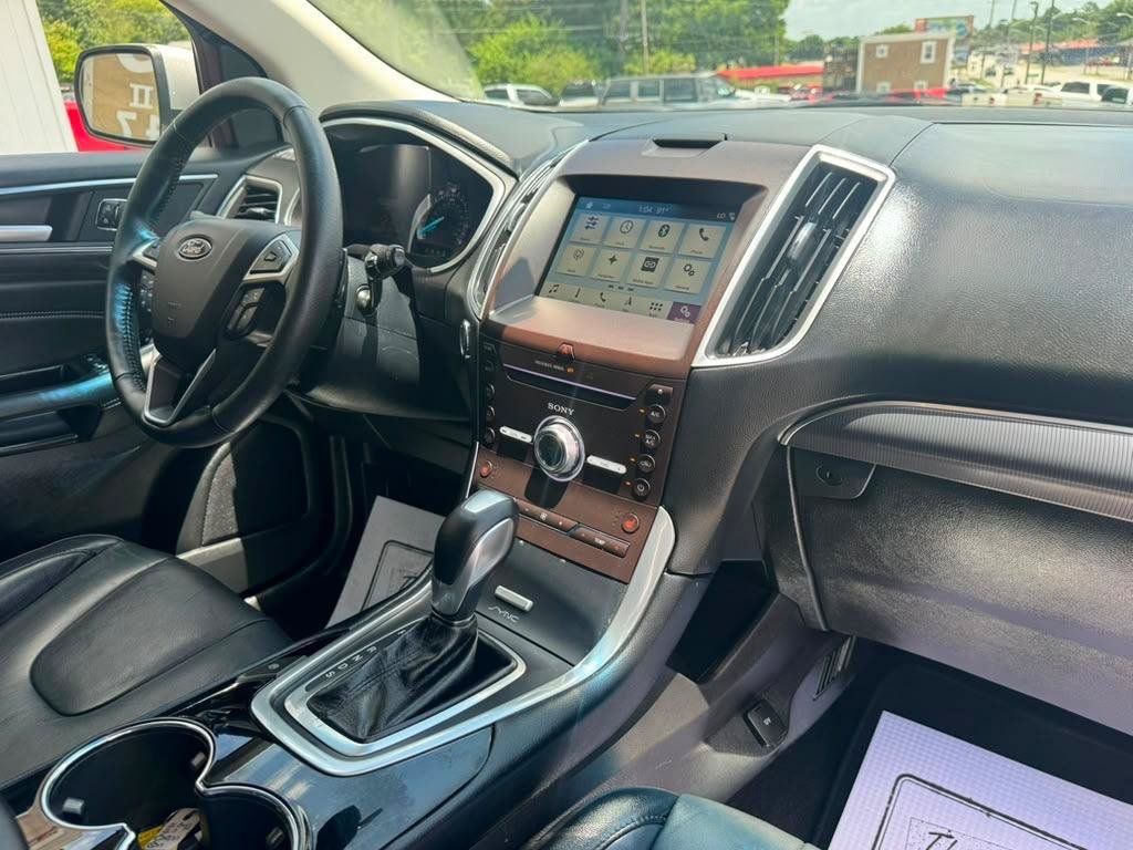 Used 2017 Ford Edge Titanium w/ Technology Package FWD image 23