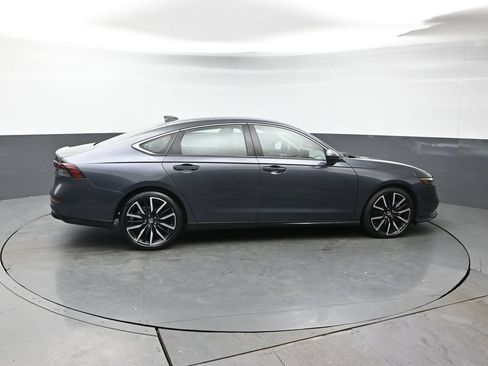 Used 2023 Honda Accord Touring image 8