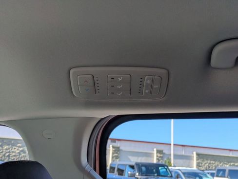 Used 2024 Kia Carnival LX image 26