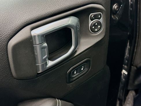 Used 2023 Jeep Wrangler Sahara w/ Cold Weather Group image 15