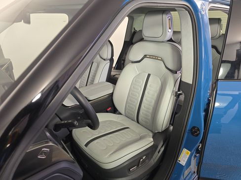 Used 2023 Rivian R1T Adventure AWD/4WD image 19