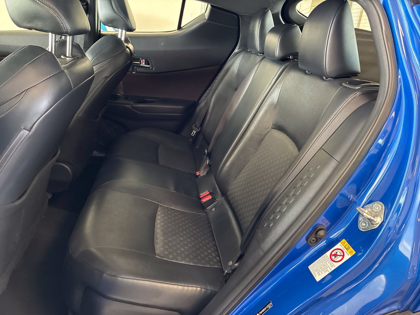 Used 2019 Toyota C-HR Limited FWD image 8