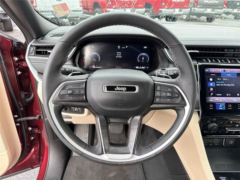 Used 2024 Jeep Grand Cherokee Limited w/ Luxury Tech Group II AWD/4WD image 24