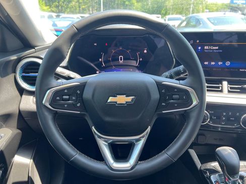 Used 2024 Chevrolet Trax LT w/ Driver Confidence Package image 18