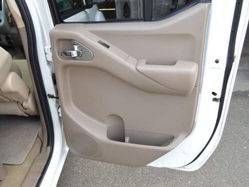 Used 2013 Nissan Frontier SV AWD/4WD image 44