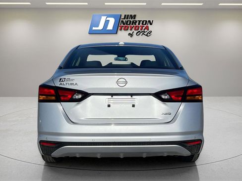 Used 2025 Nissan Altima 2.5 SV image 6