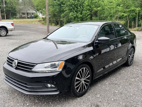 Used 2016 Volkswagen Jetta Sport FWD image 10