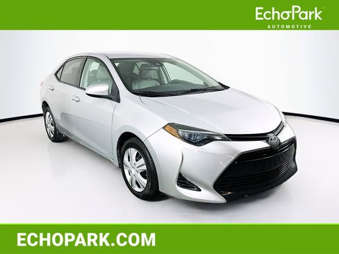 Used 2019 Toyota Corolla LE image 1