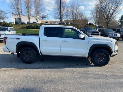 Used 2025 Nissan Frontier PRO-4X w/ Pro Convenience Package image 4
