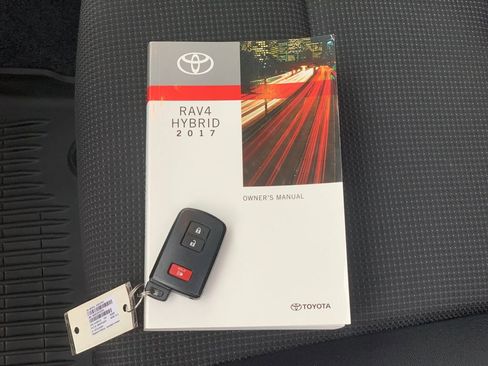 Used 2017 Toyota RAV4 XLE image 9