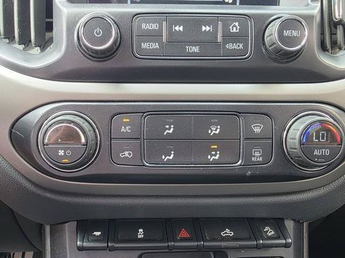 Used 2015 Chevrolet Colorado Z71 AWD/4WD image 16