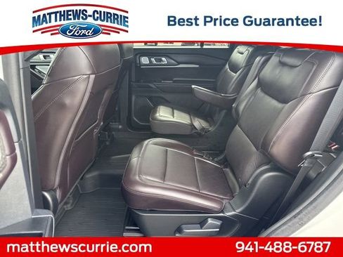 Certified 2025 Ford Explorer Platinum RWD image 12