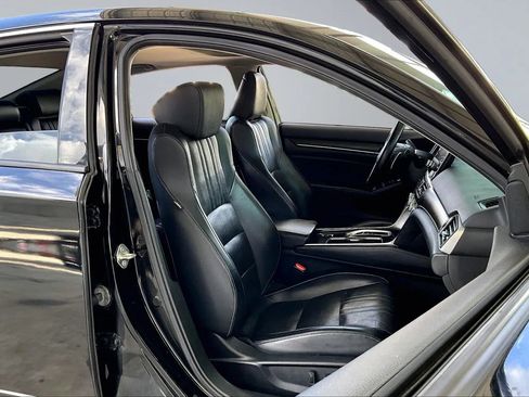 Used 2018 Honda Accord Touring image 26