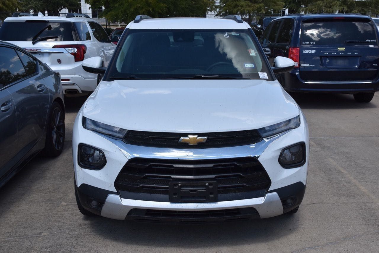 Used 2023 Chevrolet TrailBlazer LT FWD image 3